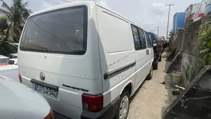 Volkswagen Transporter 2004 White