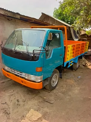 Foreign Use Toyota Dyna 200 Four Tires 3rz Petrol Engine