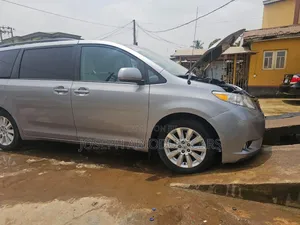 Toyota Sienna LE 7 Passenger 2012 Silver