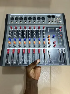 Yamaha 8 Channels Mixer Console