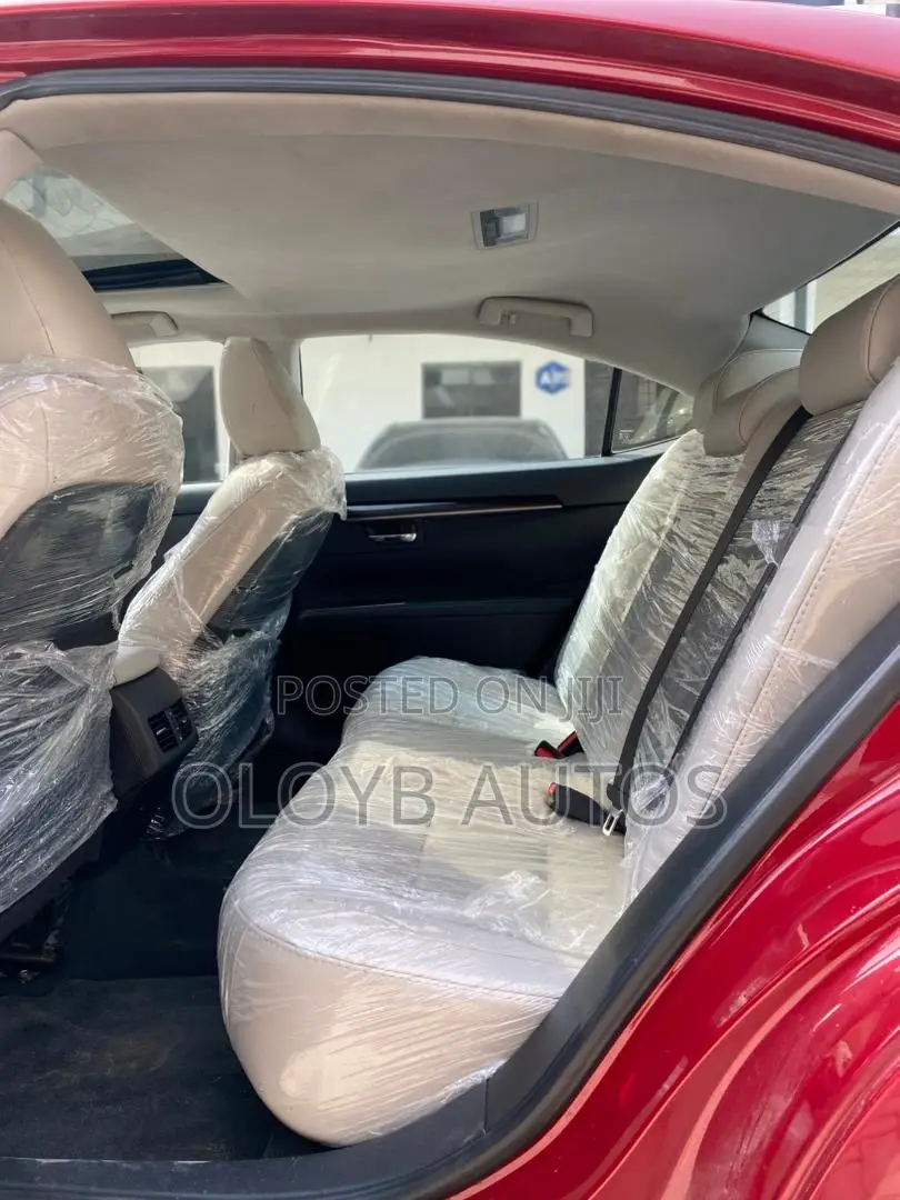 Lexus ES 350 FWD 2016 Red