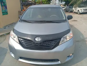 Toyota Sienna LE 8 Passenger 2011 Gray
