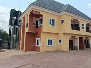 2bdrm Block of Flats in Golf Estate, Enugu for rent