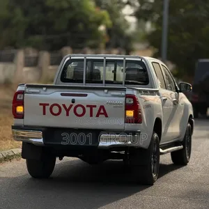 New Toyota Hilux 2025 White