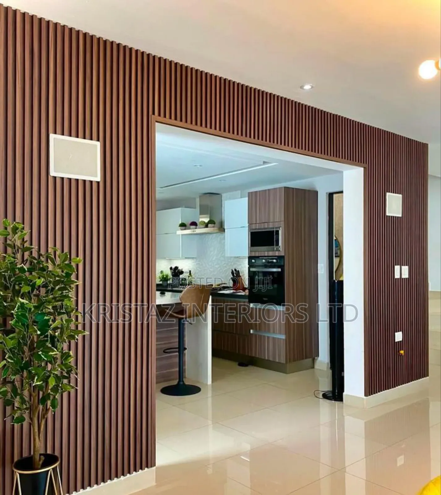 Angle for Fluted Panel