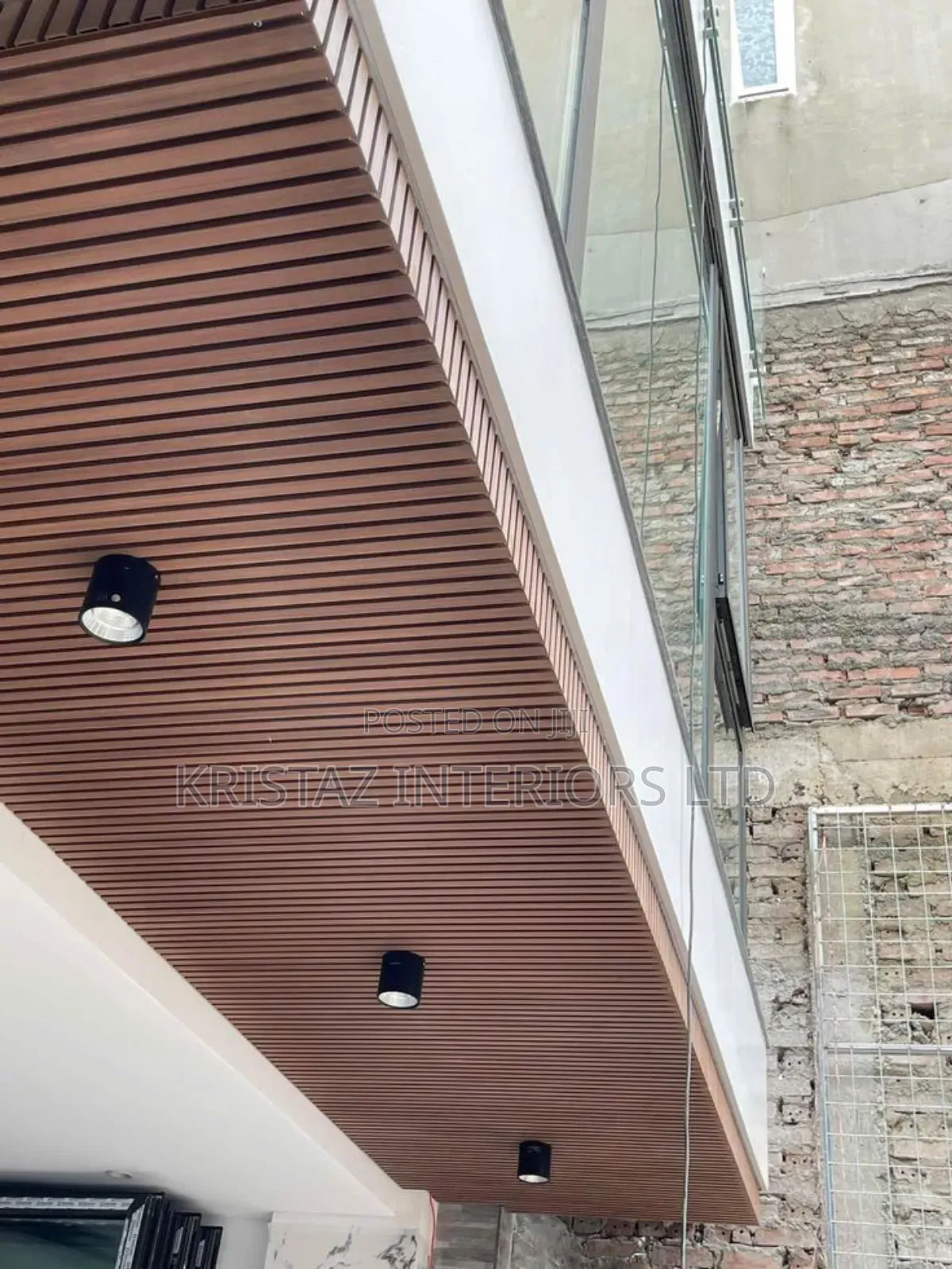 Angle for Fluted Panel