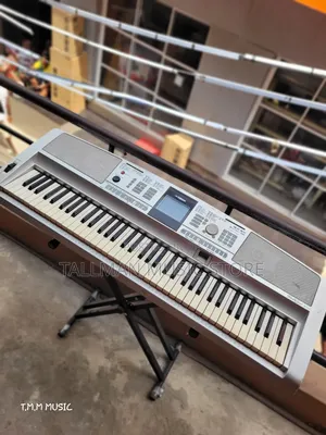 Yamaha DGX 305