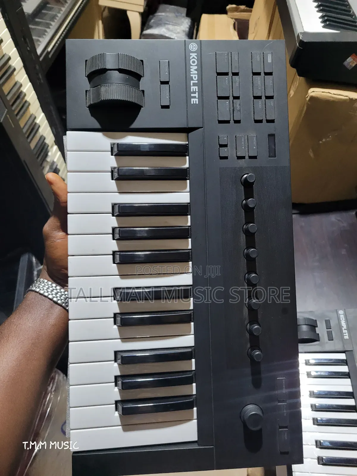 Komplete Kontrol A25