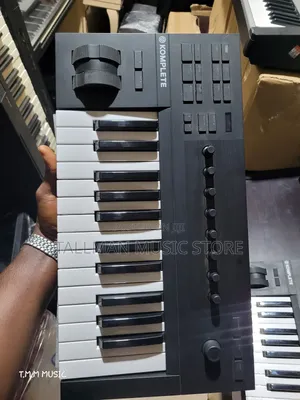 Komplete Kontrol A25