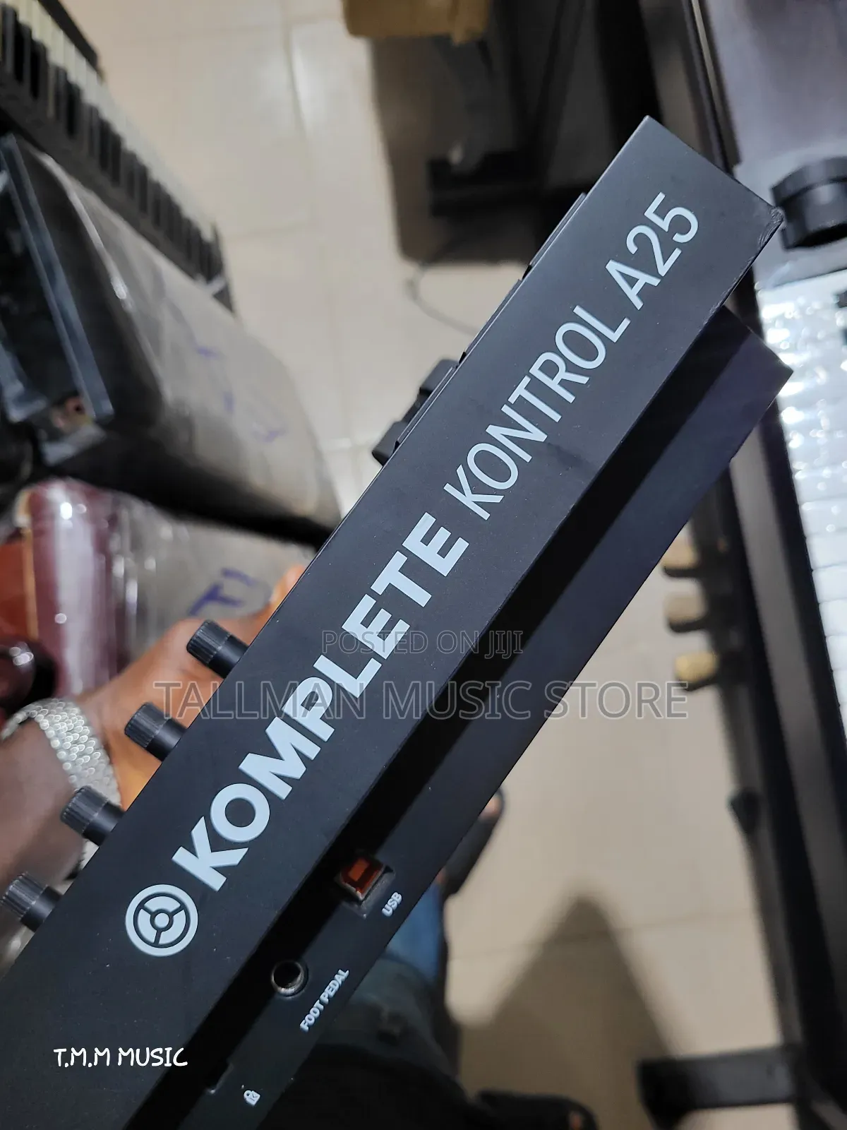 Komplete Kontrol A25