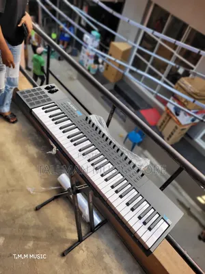 Alesis Vi61