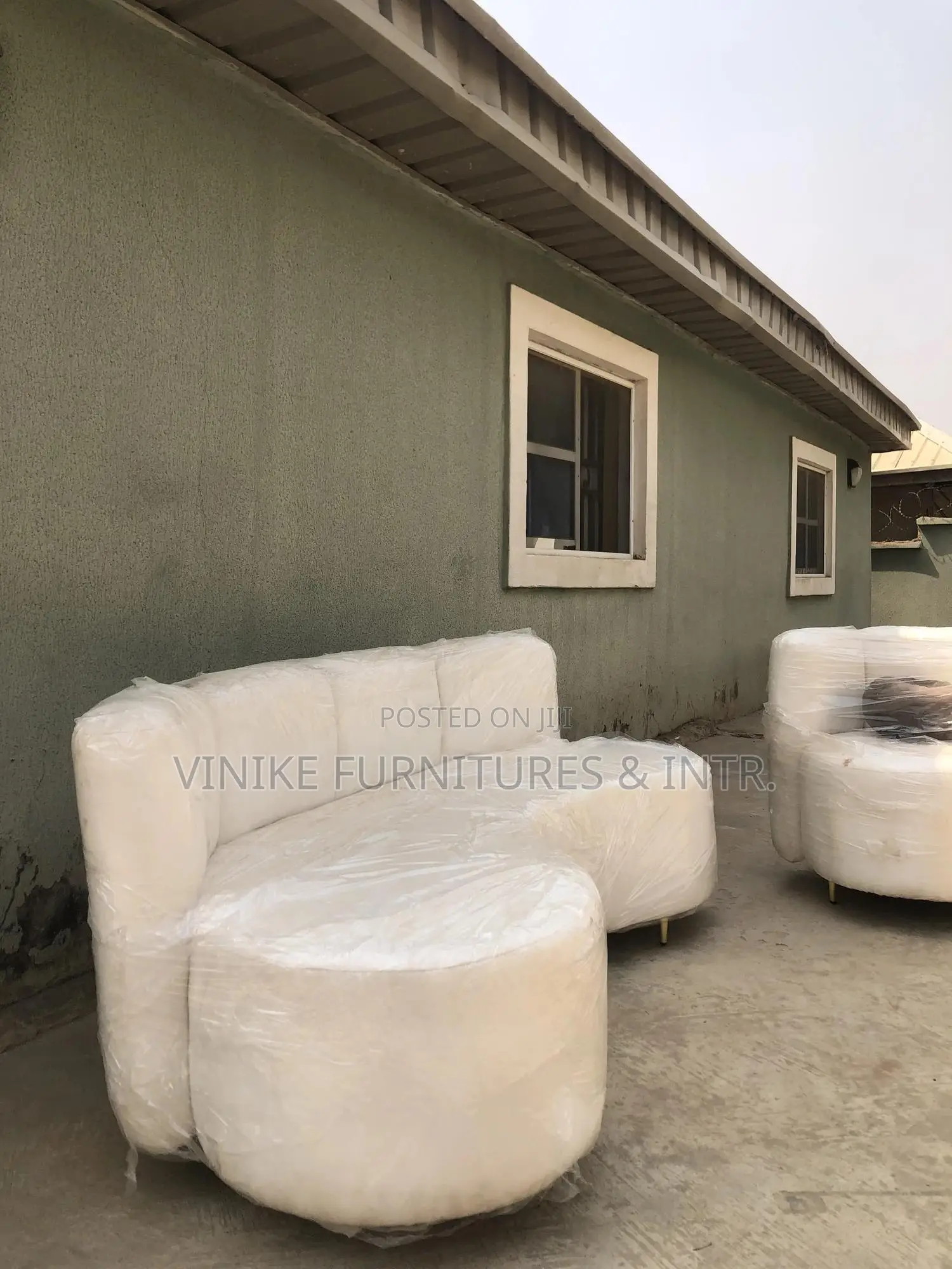 Curve Couch
