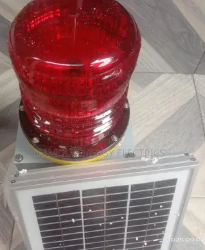 Aviation Light / Solar Powered Obstruction Light L-810