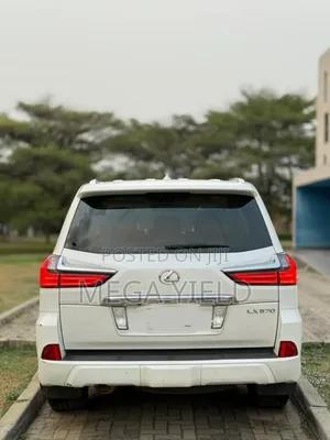 Lexus LX 570 (5 seats) AWD 2017 White