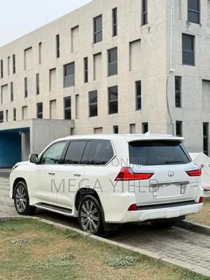 Lexus LX 570 (5 seats) AWD 2017 White