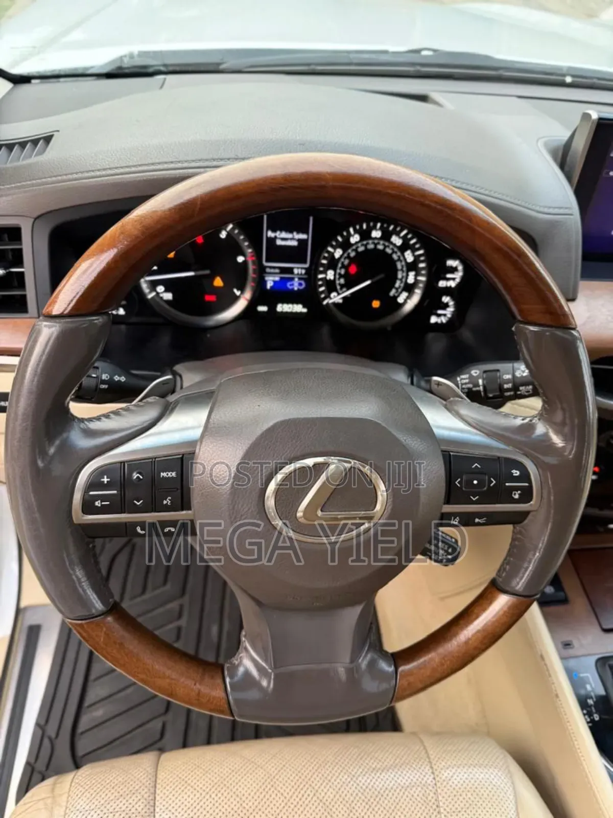 Lexus LX 570 (5 seats) AWD 2017 White