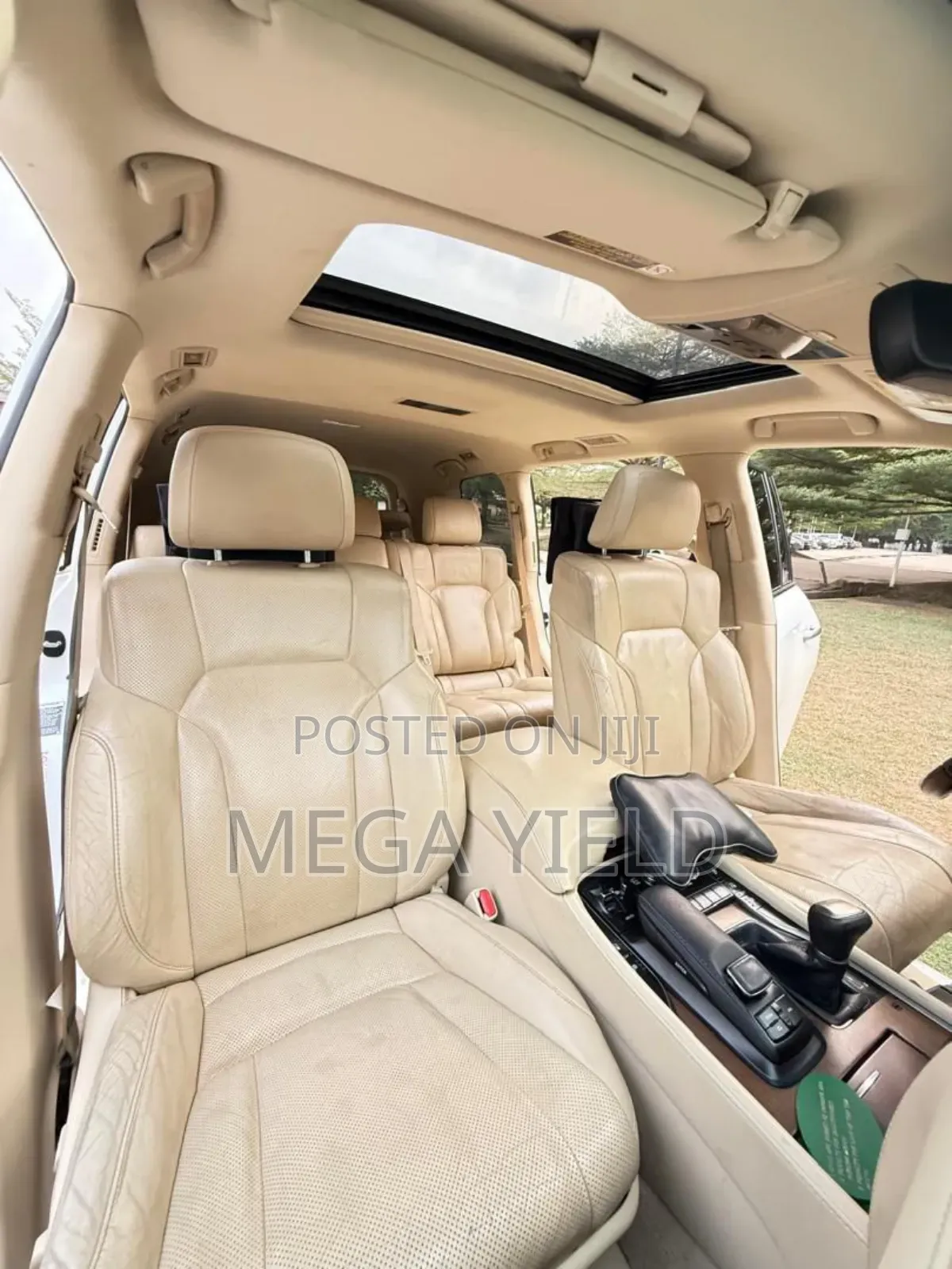 Lexus LX 570 (5 seats) AWD 2017 White