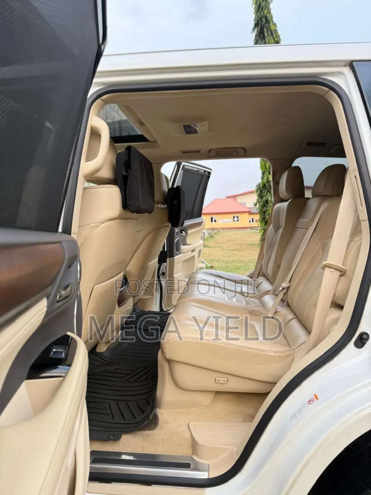 Lexus LX 570 (5 seats) AWD 2017 White