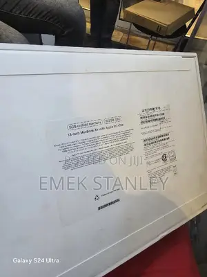 New Laptop Apple MacBook Air 2024 M3 13-inch 8GB Apple M3 SSD 512GB