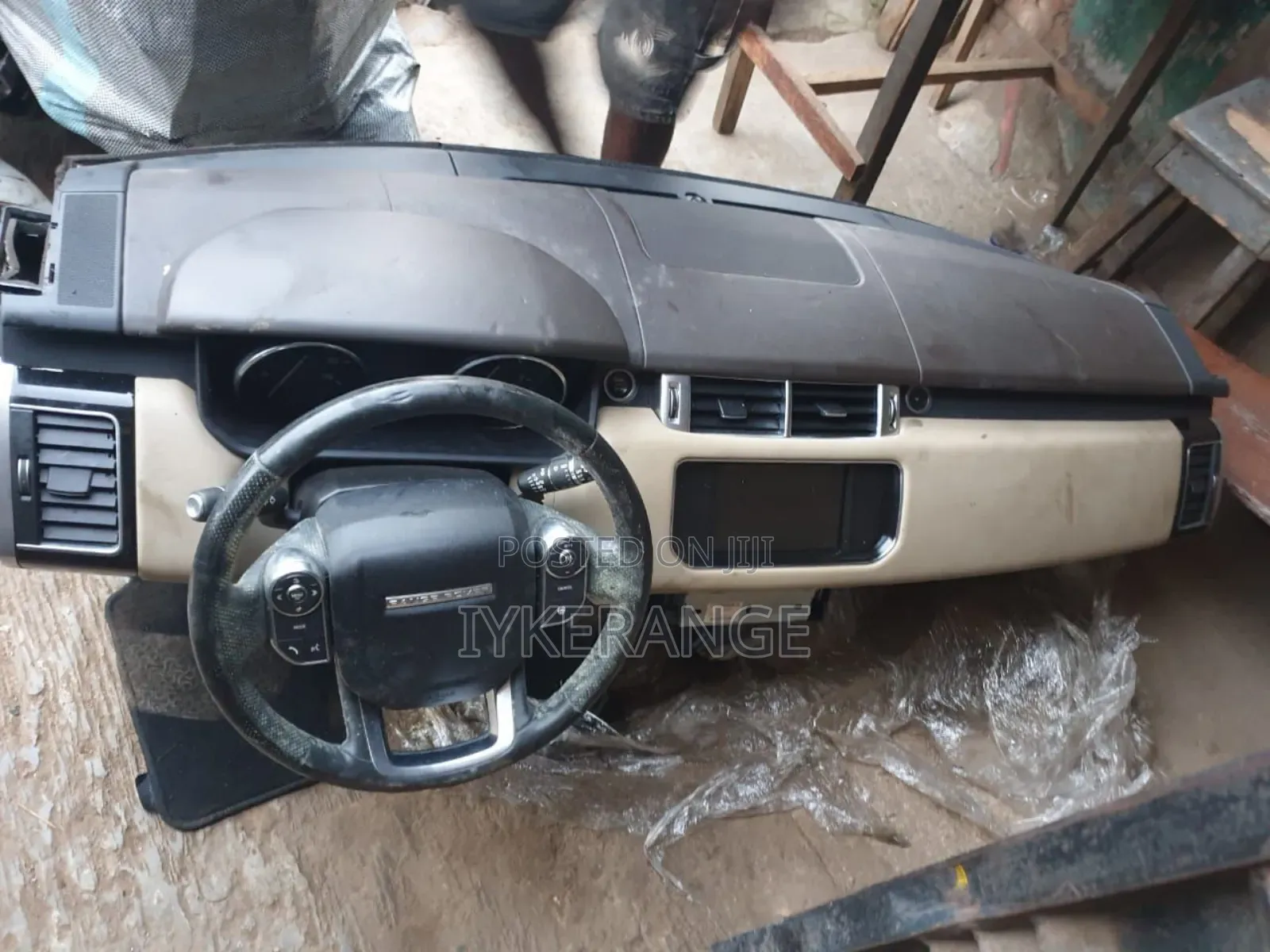 Range Rover Dashboard