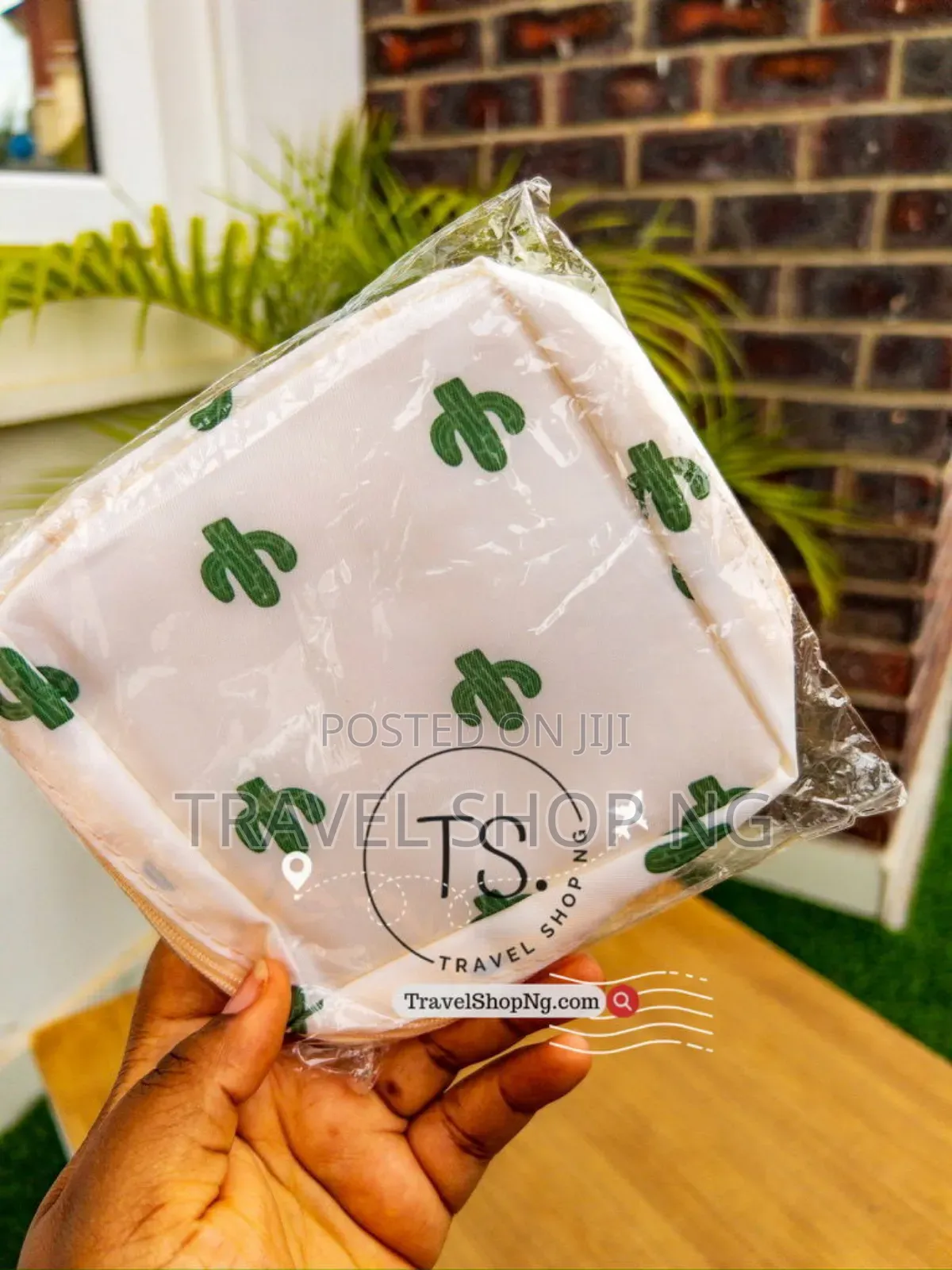 Sanitary Napkins Essential Purse