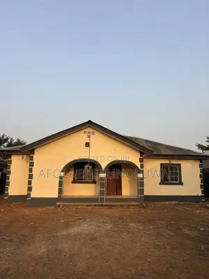 3bdrm Bungalow in Ado-Odo/Ota for sale