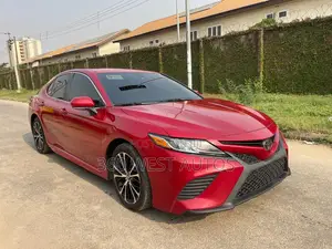 Toyota Camry SE (2.5L 4cyl 8A) 2019 Red