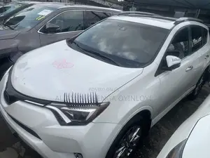 Toyota RAV4 Platinum AWD (2.5L 4cyl 6A) 2017 White