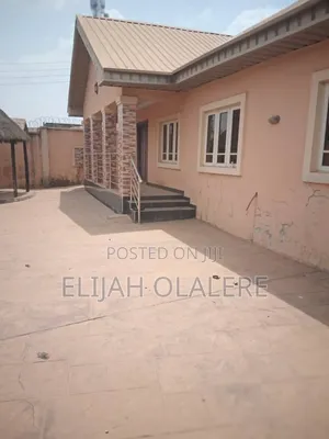 Furnished 5bdrm Bungalow in Kasumu, Oluyole for sale