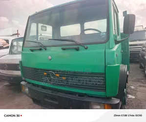Mercedes Pickup 1114
8 Boats/ 6 Tires