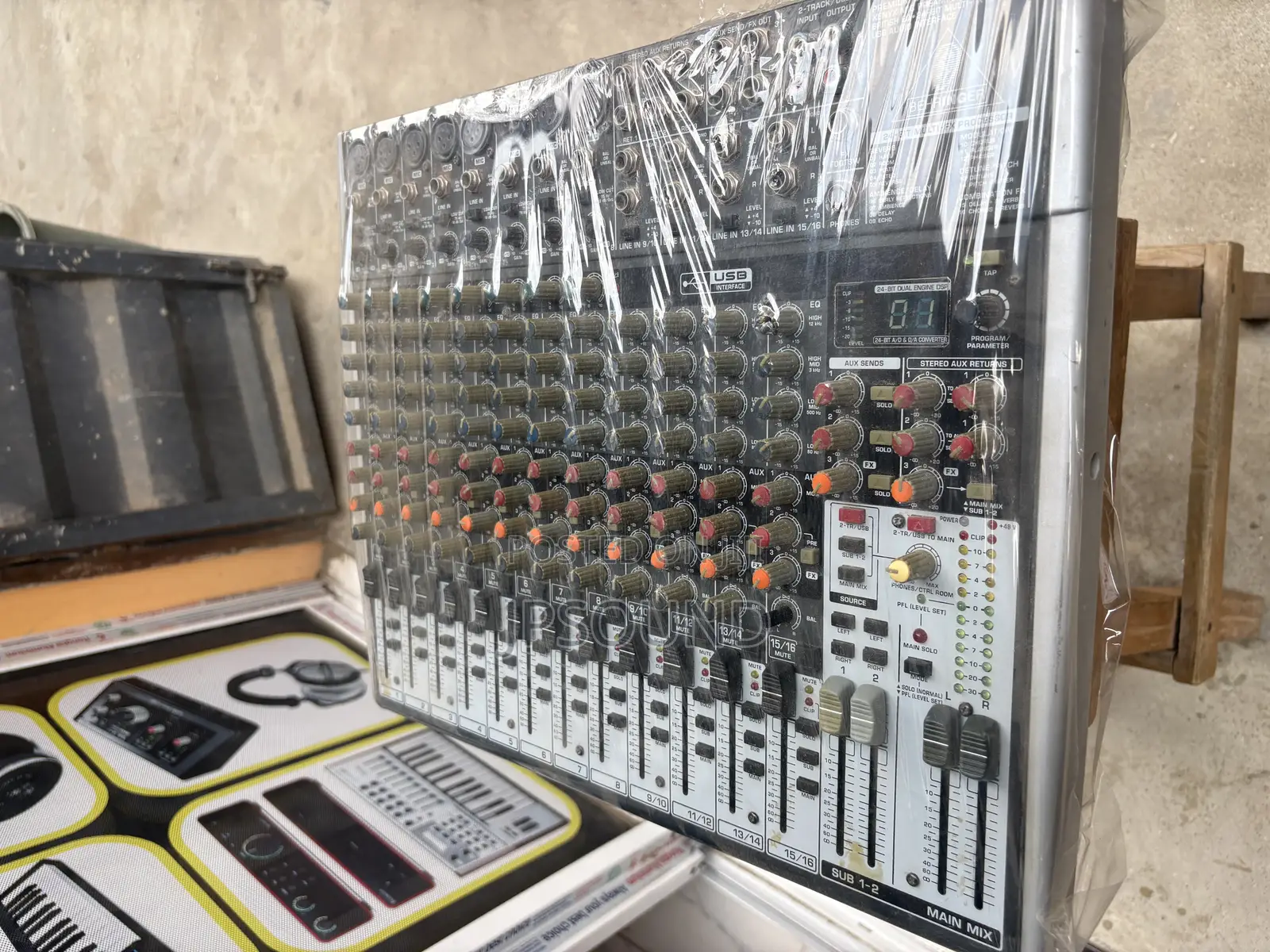 Behringer Xenyx X2222usb