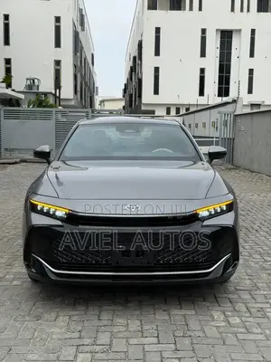 New Toyota Crown Limited AWD 2024 Gray