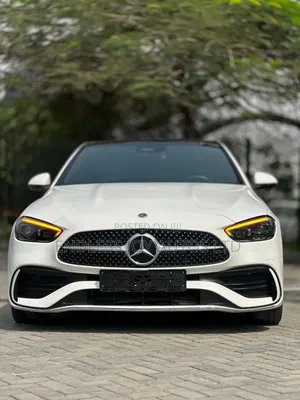 Mercedes-Benz C300 2023 White