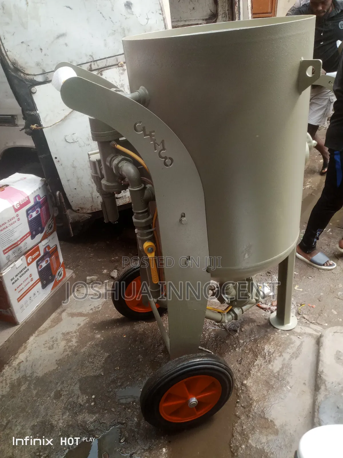 Sandblasting Machine