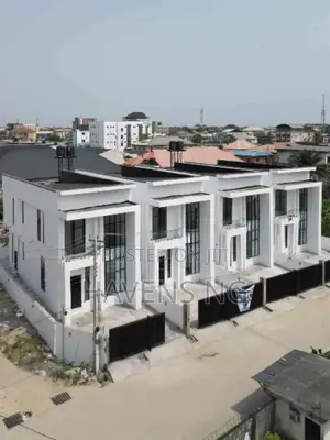 4bdrm Duplex in Lekki Phase 2 for sale