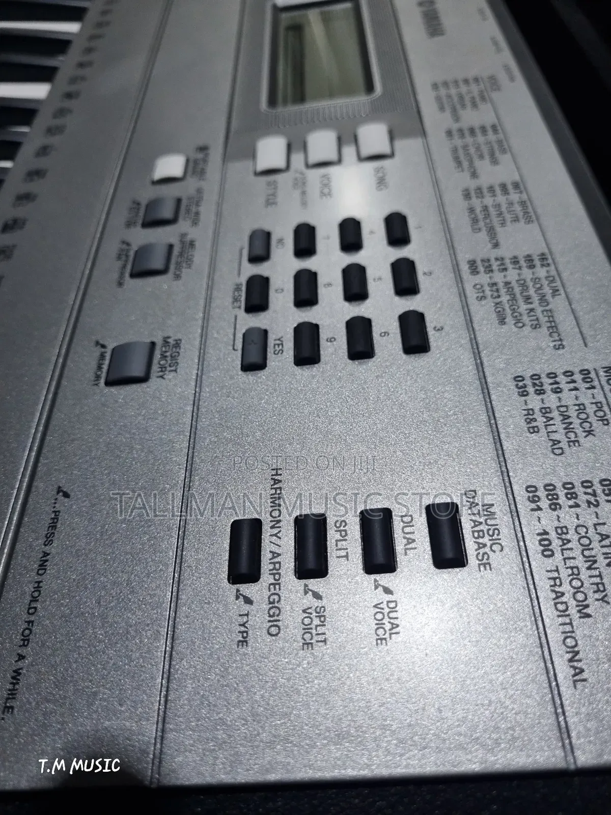 Yamaha PSR E353