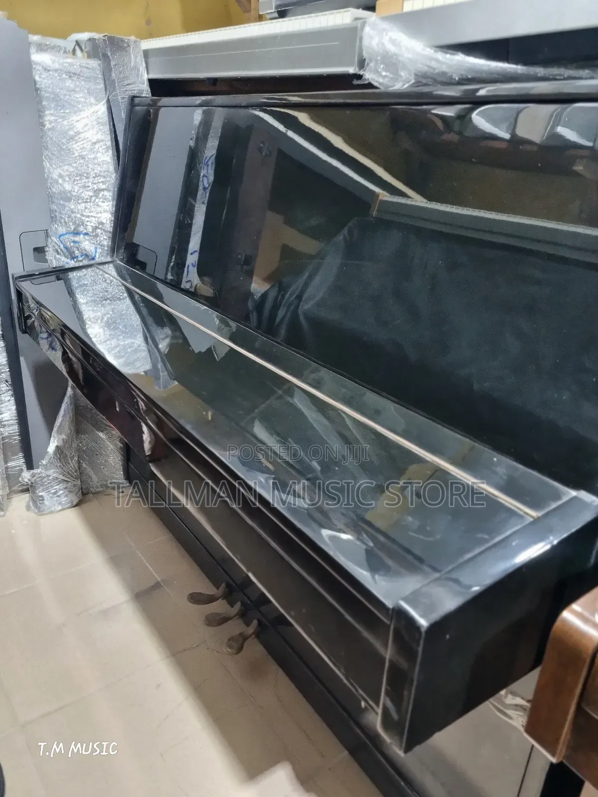 Rusler Upright Piano