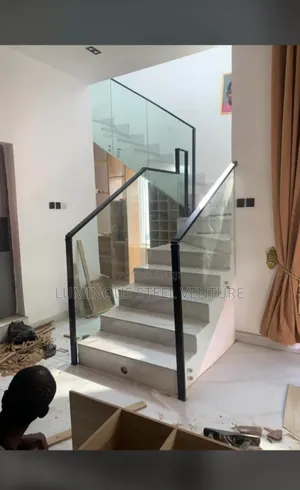 Tampered Glass Rail With Black Profile 10mm Thickness of Glass