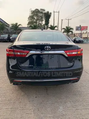 Toyota Avalon XLE FWDSedan (3.6L 6cyl 6A) 2016 Burgundy