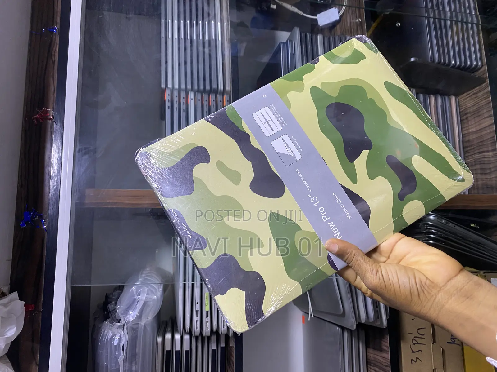 13 Inch Macbook Pro 2020 Pouch With Accessories