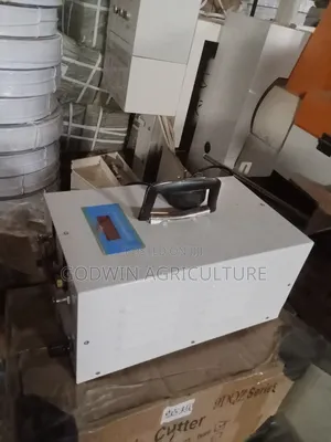 Debeaking Machine