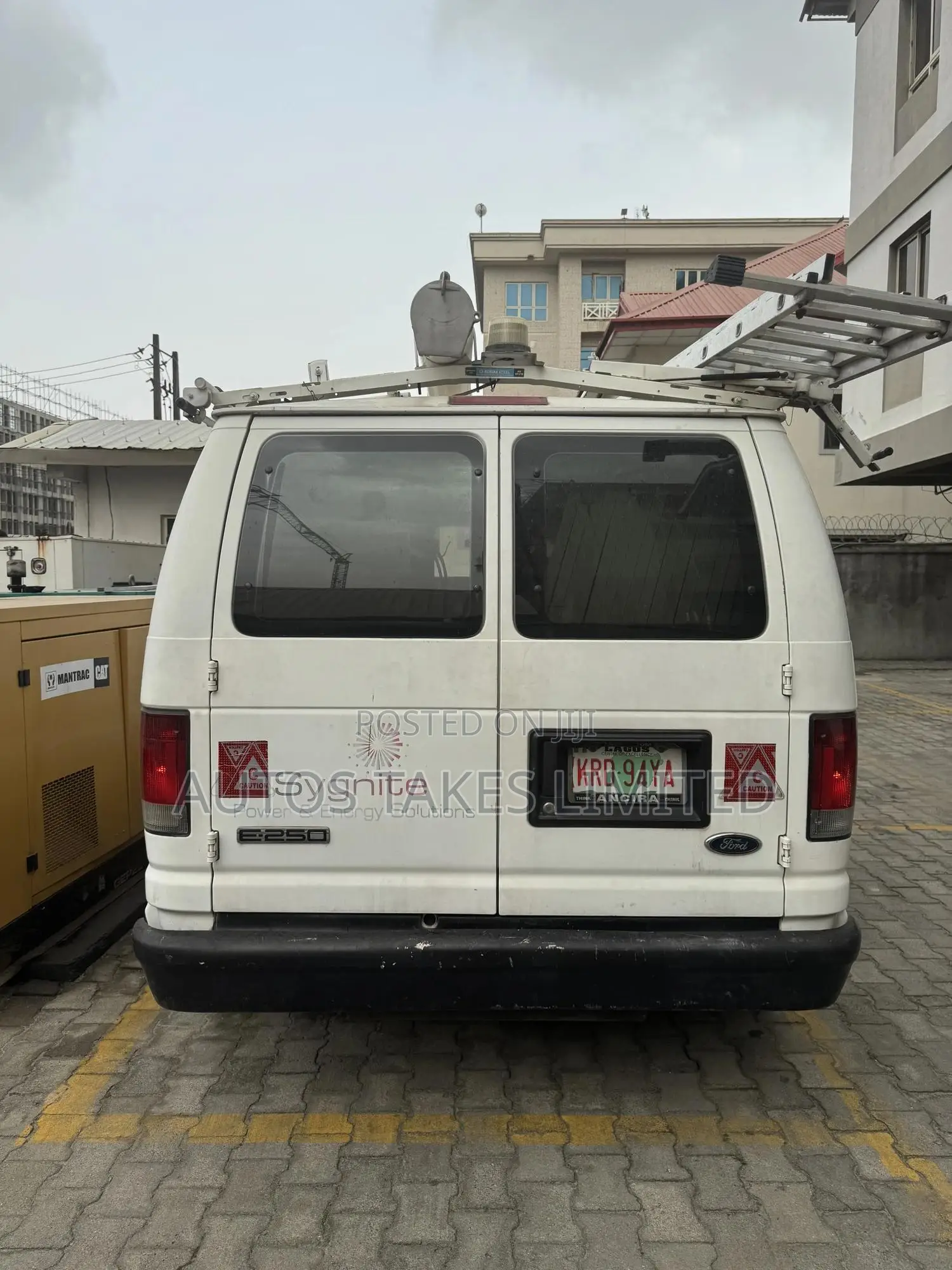 Ford Excursion 2010 White