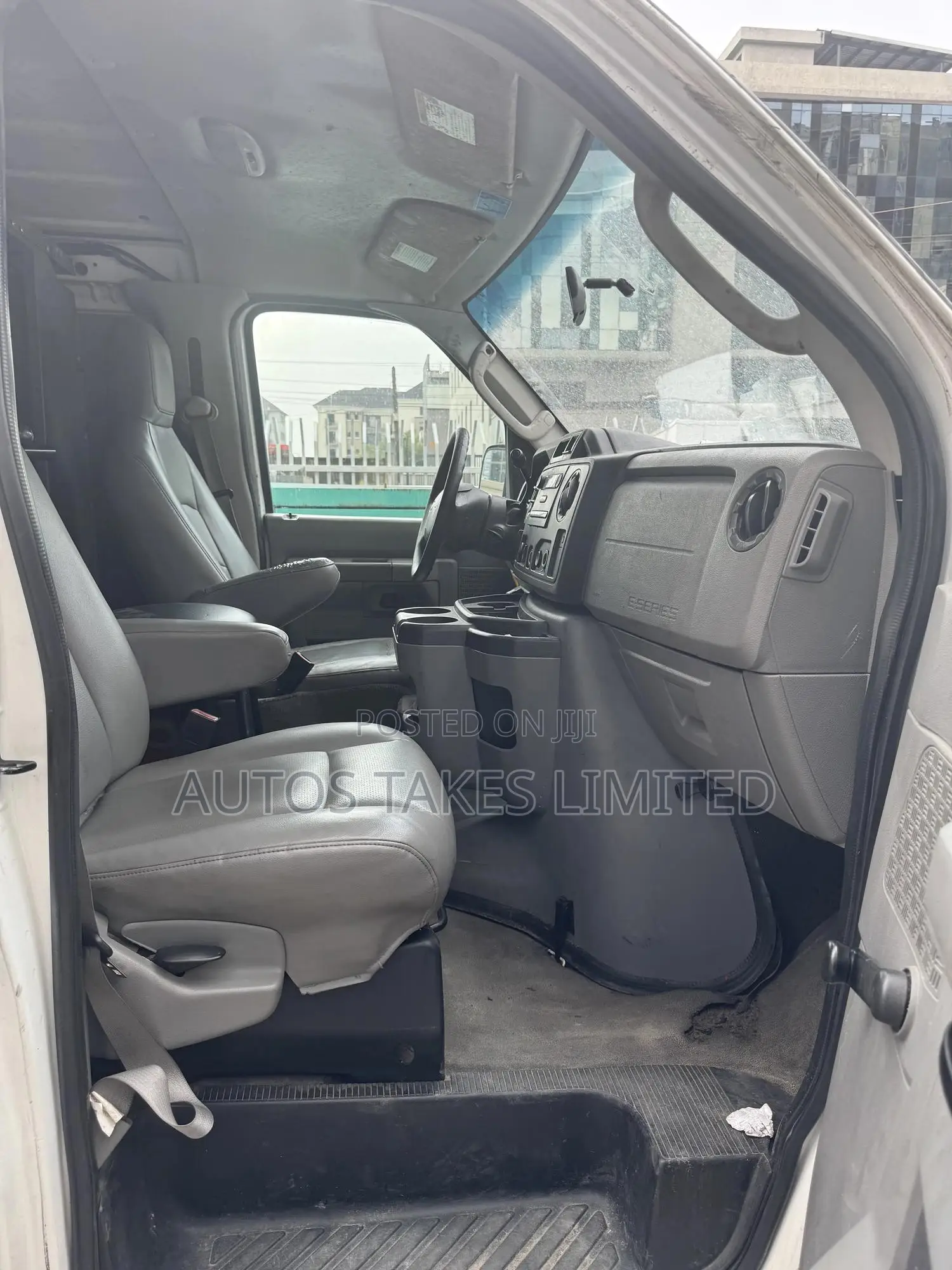 Ford Excursion 2010 White