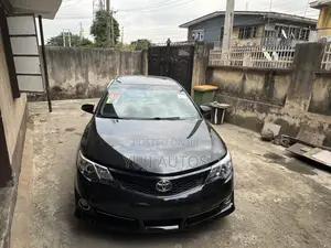 Toyota Camry SE 4dr Sedan (2.5L 4cyl 6A) 2013 Black