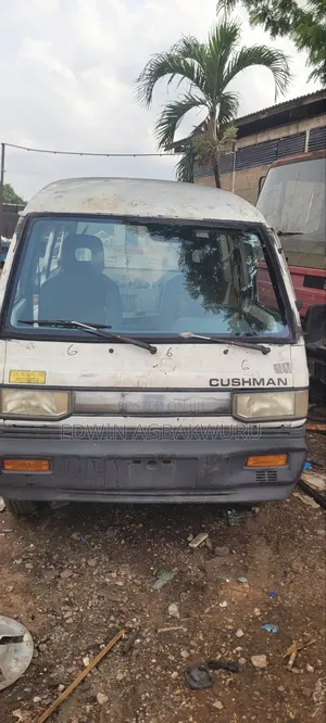 Mitsubishi Delica 2002 White