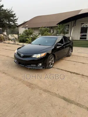 Toyota Camry SE Sport 4dr Sedan w/Prod. End 11/13 (2.5L 4cyl 6A) 2014