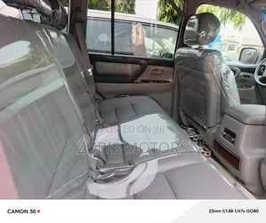 Toyota Land Cruiser 2005 Gray