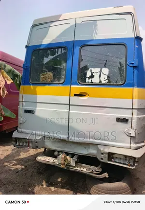 Iveco Daily 2000 Blue