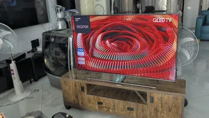 55 Inch Samsung Uhd HDR Qled Smart Tv With One Connect Box