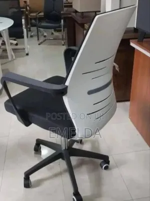 Brand New and Comfortable Boss Office Chair Swivel